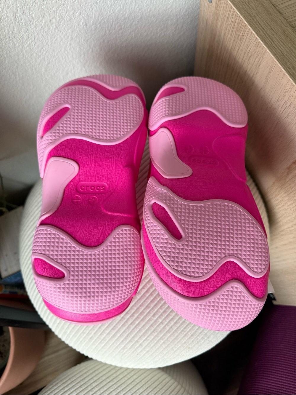 Crocs Bubble Crush Clog in Bright Pink - Picture 2 of 3